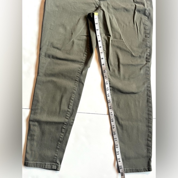 M Jeans by Maurices Dusty Olive Green High Rise Women's Jeans Large Short - Picture 11 of 16
